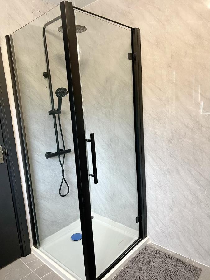 M Sisters Luxury Home In Ng6 노팅엄 외부 사진