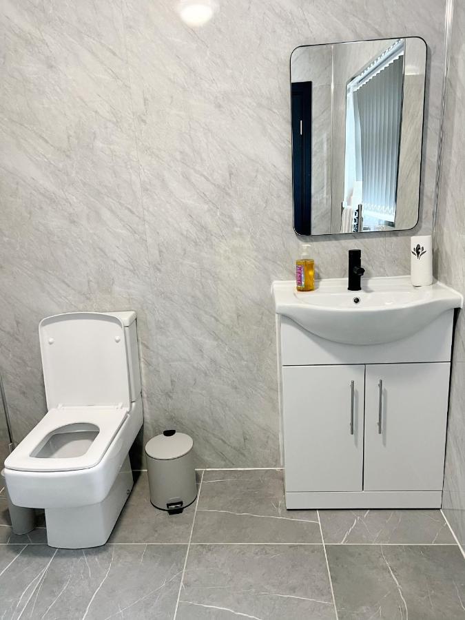 M Sisters Luxury Home In Ng6 노팅엄 외부 사진